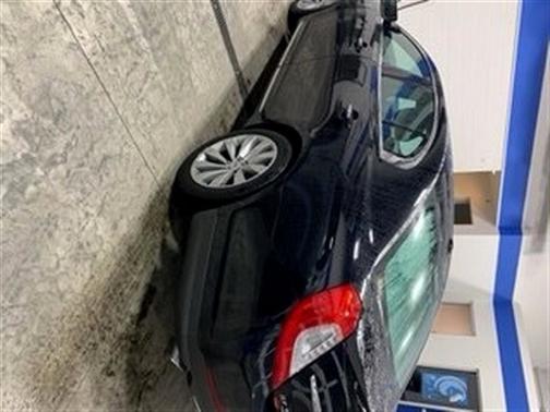 2016 Lincoln MKS Base