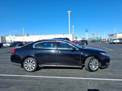 2016 Lincoln MKS Base