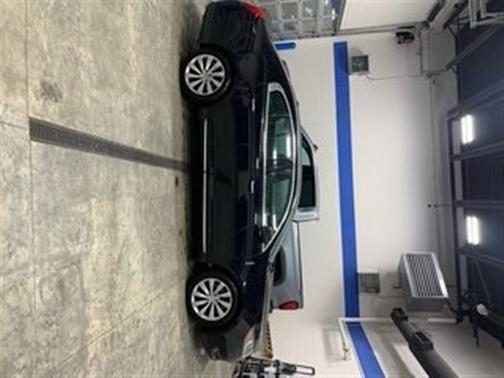 2016 Lincoln MKS Base