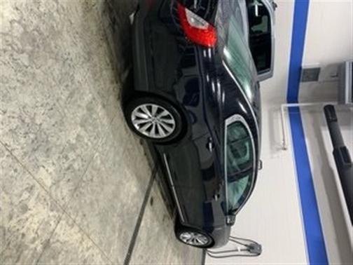 2016 Lincoln MKS Base