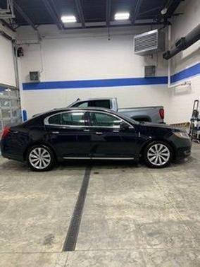 2016 Lincoln MKS Base