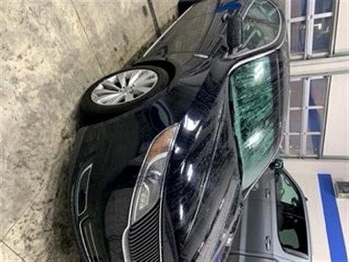 2016 Lincoln MKS Base