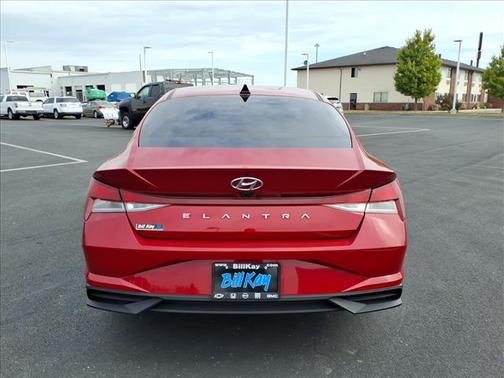 2022 Hyundai ELANTRA SEL
