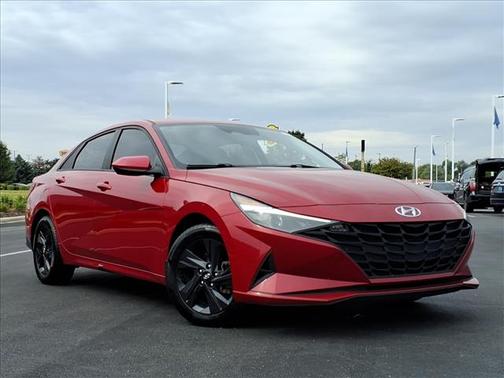 2022 Hyundai ELANTRA SEL