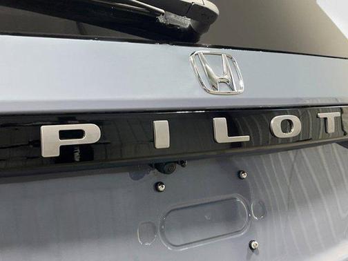 Sonic Gray Pearl 2026 Honda Pilot Elite