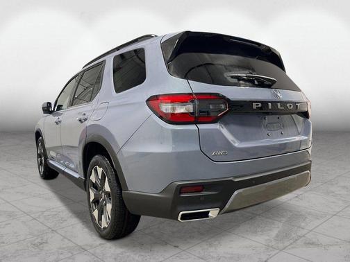 Sonic Gray Pearl 2026 Honda Pilot Elite
