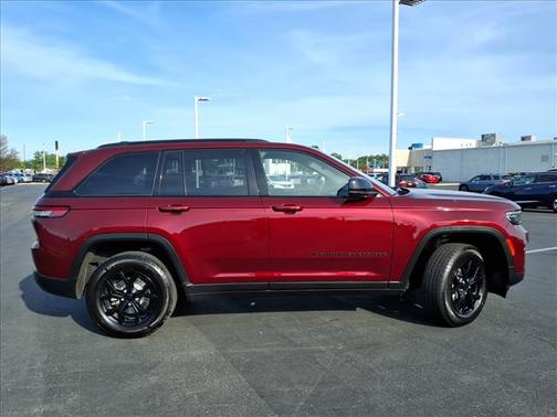 Velvet Red Pearlcoat 2024 Jeep Grand Cherokee Laredo