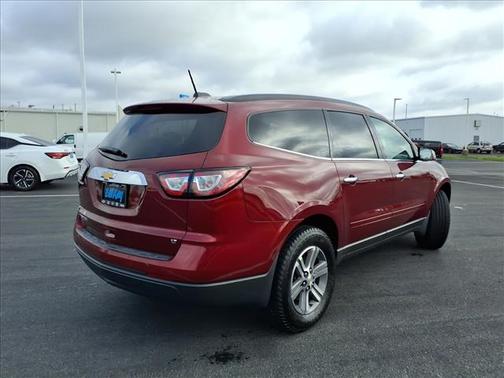 Siren Red Tintcoat 2017 Chevrolet Traverse 2LT