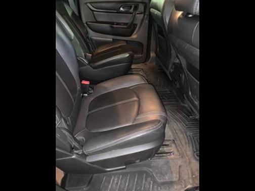 Siren Red Tintcoat 2017 Chevrolet Traverse 2LT