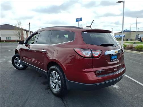 Siren Red Tintcoat 2017 Chevrolet Traverse 2LT
