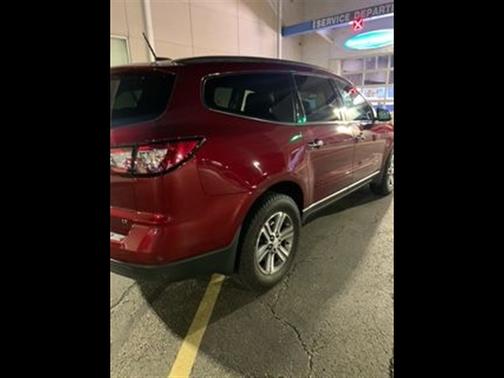 Siren Red Tintcoat 2017 Chevrolet Traverse 2LT