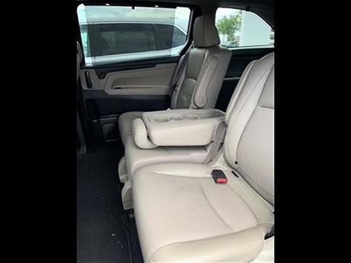 Deep Scarlet Pearl 2019 Honda Odyssey EX-L