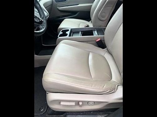 Deep Scarlet Pearl 2019 Honda Odyssey EX-L