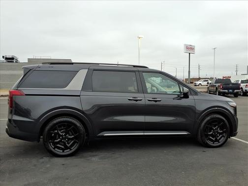 2025 Kia Carnival SX