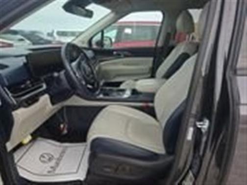 2025 Kia Carnival SX