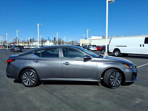 Gun Metallic 2024 Nissan Altima 2.5 SV