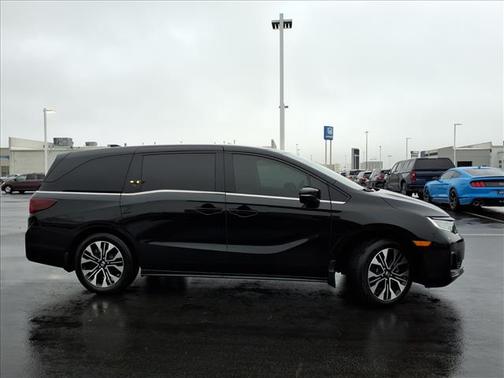 Crystal Black Pearl 2025 Honda Odyssey Elite
