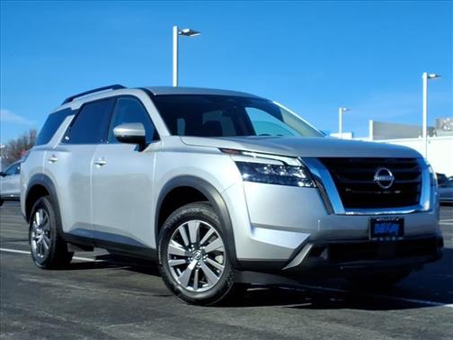 2025 Nissan Pathfinder SV