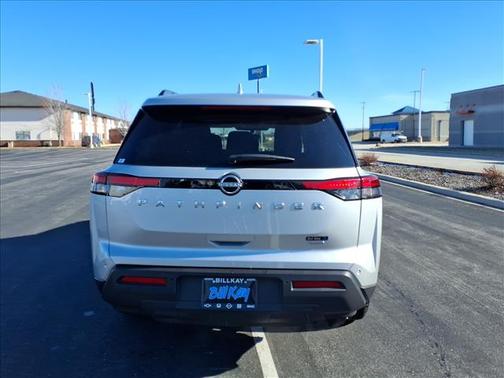 2025 Nissan Pathfinder SV