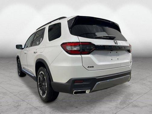 Platinum White Pearl 2026 Honda Pilot Touring S