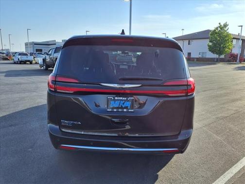 2023 Chrysler Pacifica Touring-L