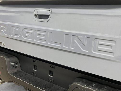 Sonic Gray Pearl 2026 Honda Ridgeline Black Edition