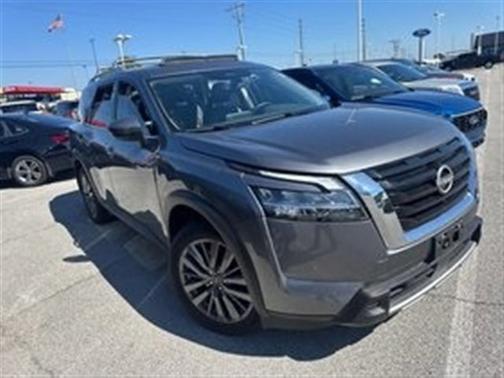 2023 Nissan Pathfinder SL