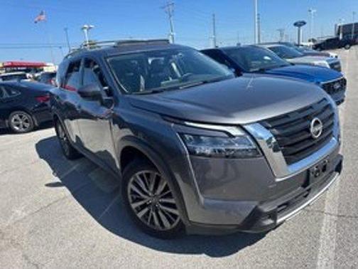 2023 Nissan Pathfinder SL