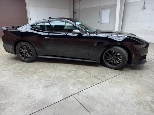 2025 Ford Mustang Dark Horse