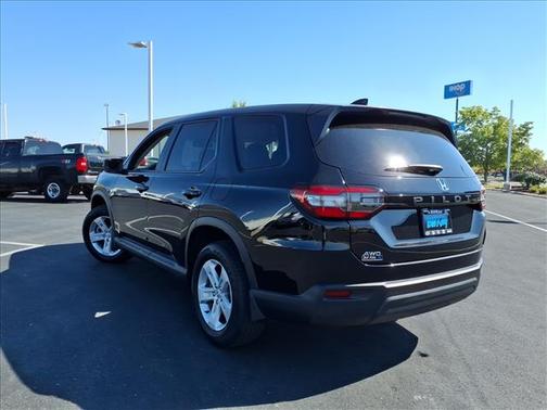 2023 Honda Pilot LX