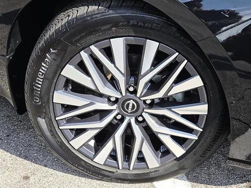 Black 2024 Nissan Altima 2.5 SV