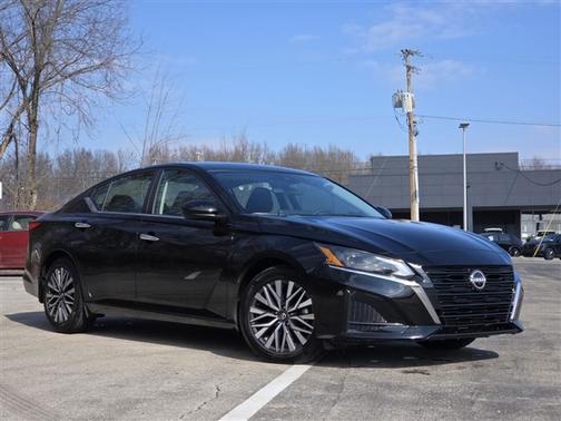 Black 2024 Nissan Altima 2.5 SV