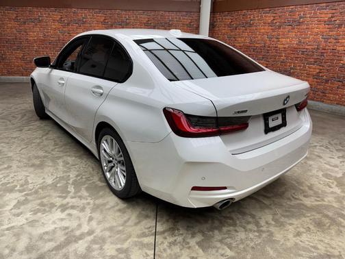 Mineral White Metallic 2023 BMW 330 i xDrive