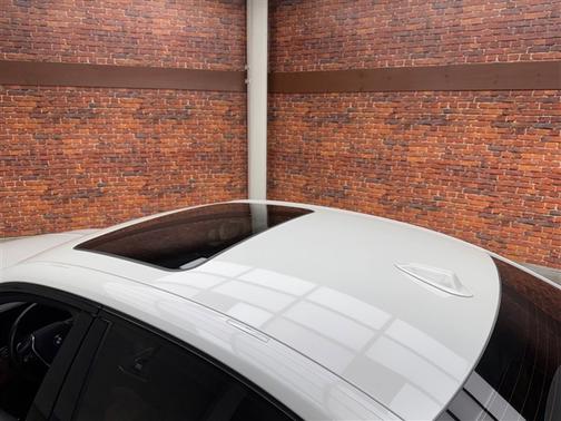 Mineral White Metallic 2023 BMW 330 i xDrive