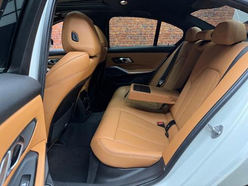 Mineral White Metallic 2023 BMW 330 i xDrive