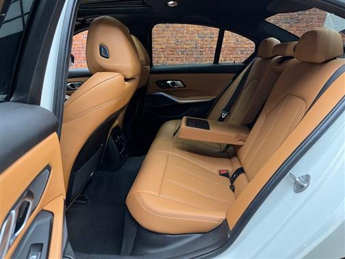 Mineral White Metallic 2023 BMW 330 i xDrive