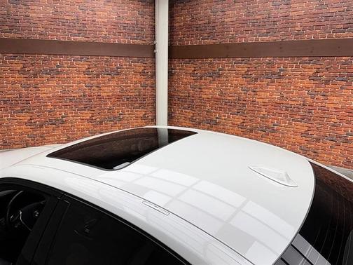 Mineral White Metallic 2023 BMW 330 i xDrive