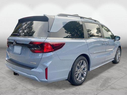Sonic Gray Pearl 2026 Honda Odyssey Touring