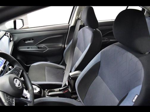 Aspen White 2025 Nissan Versa 1.6 SV