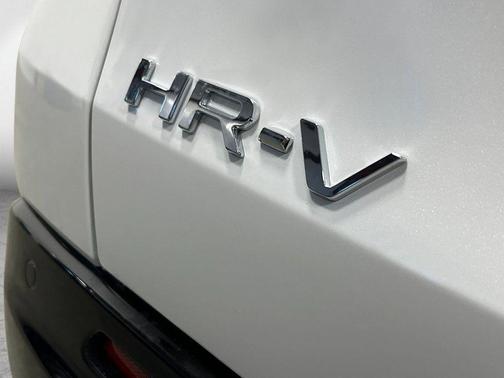 Platinum White Pearl 2027 Honda HR-V EX-L