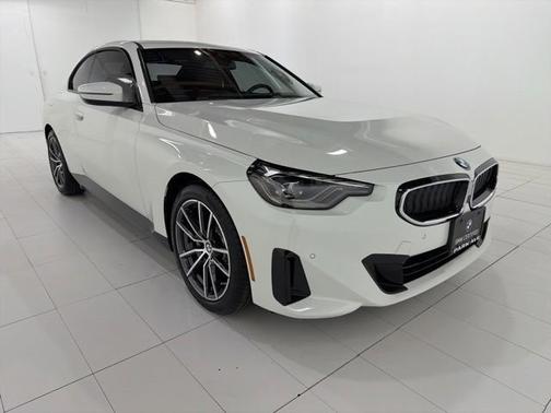 2023 BMW 230 i xDrive