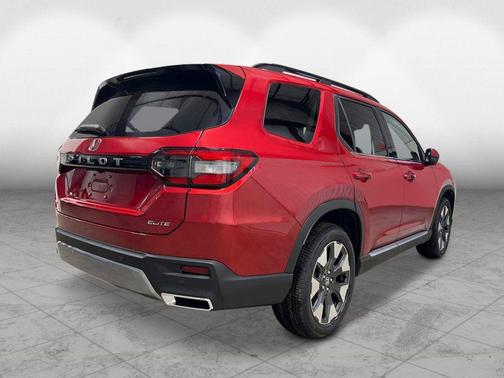 Radiant Red Metallic II 2026 Honda Pilot Elite