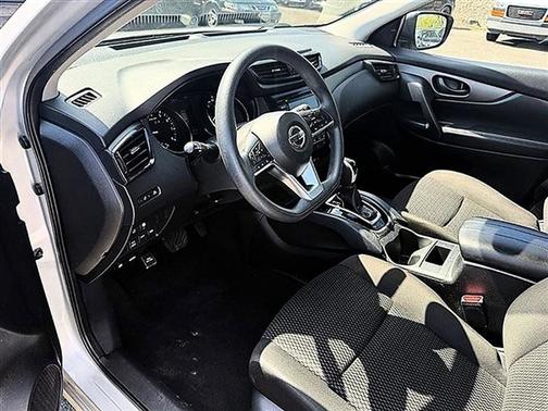 Brilliant Silver Metallic 2021 Nissan Rogue Sport S