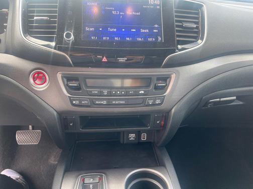 White 2023 Honda Ridgeline RTL