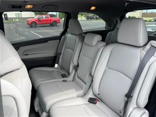 Gray 2018 Honda Odyssey Elite