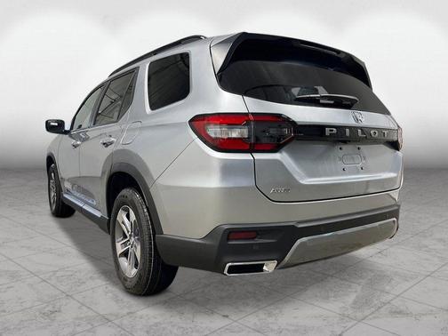 Solar Silver Metallic 2026 Honda Pilot EX-L