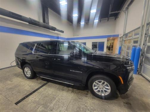 2025 Chevrolet Suburban LT