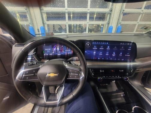 2025 Chevrolet Suburban LT