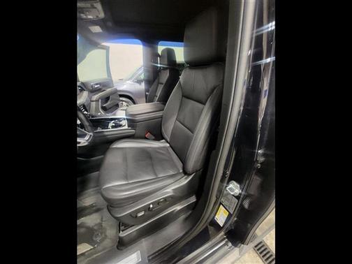 2025 Chevrolet Suburban LT