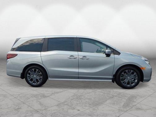Solar Silver Metallic 2026 Honda Odyssey Touring
